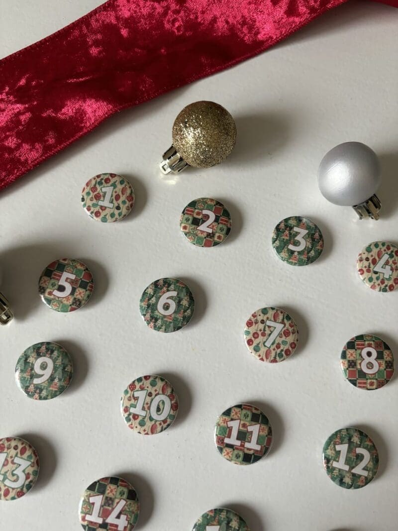 Zappy Dots 1" round Magnets for Christmas Countdown Chalkboard in vintage holiday prints with white numbers 1-25