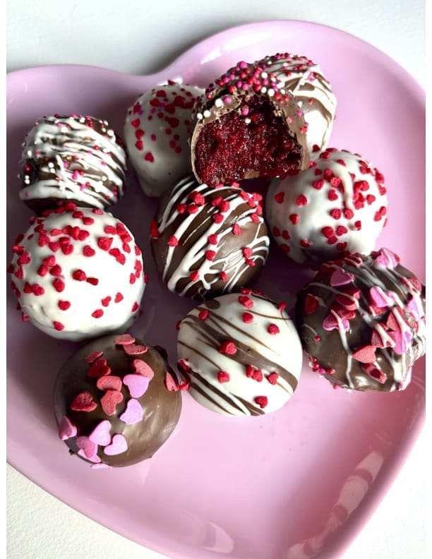 7 Steps to Perfect Valentine’s Day Cake Pops